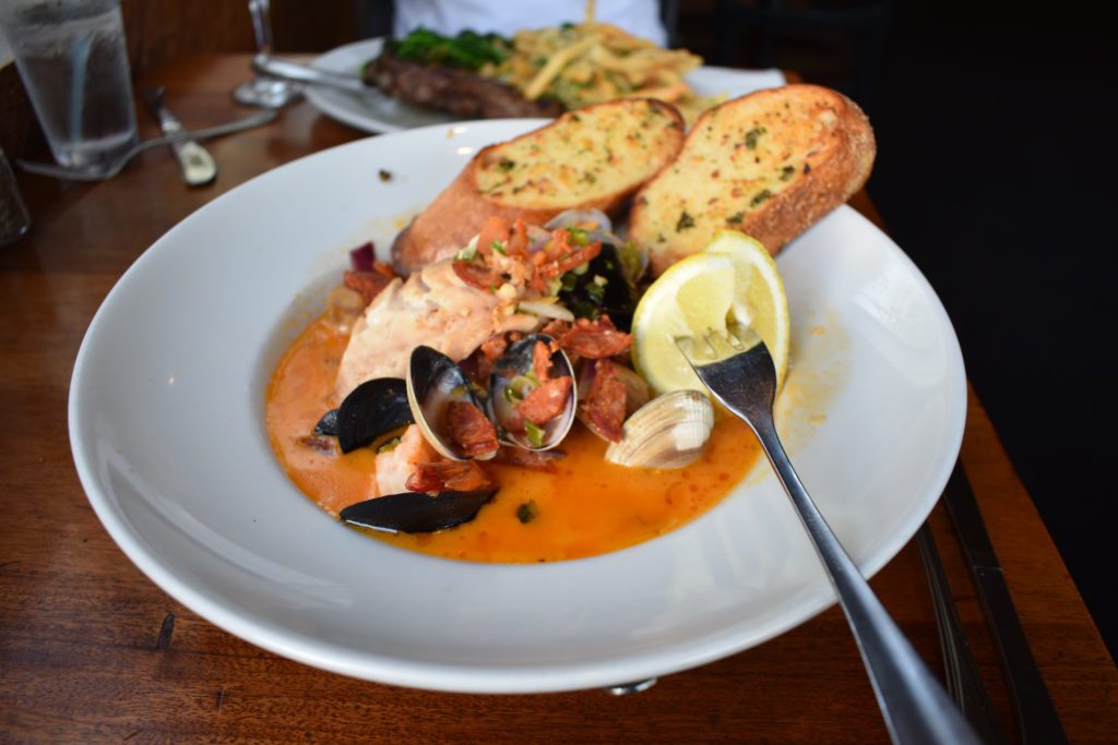 Mussels and Clam dish with Marinara Sauce and garlic bread