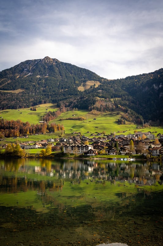 Epic view of the town and surrounding mountains in Lungern