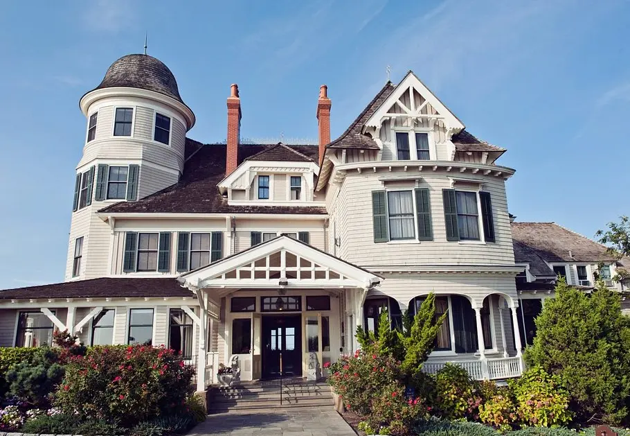 Castle Hill Inn exterior