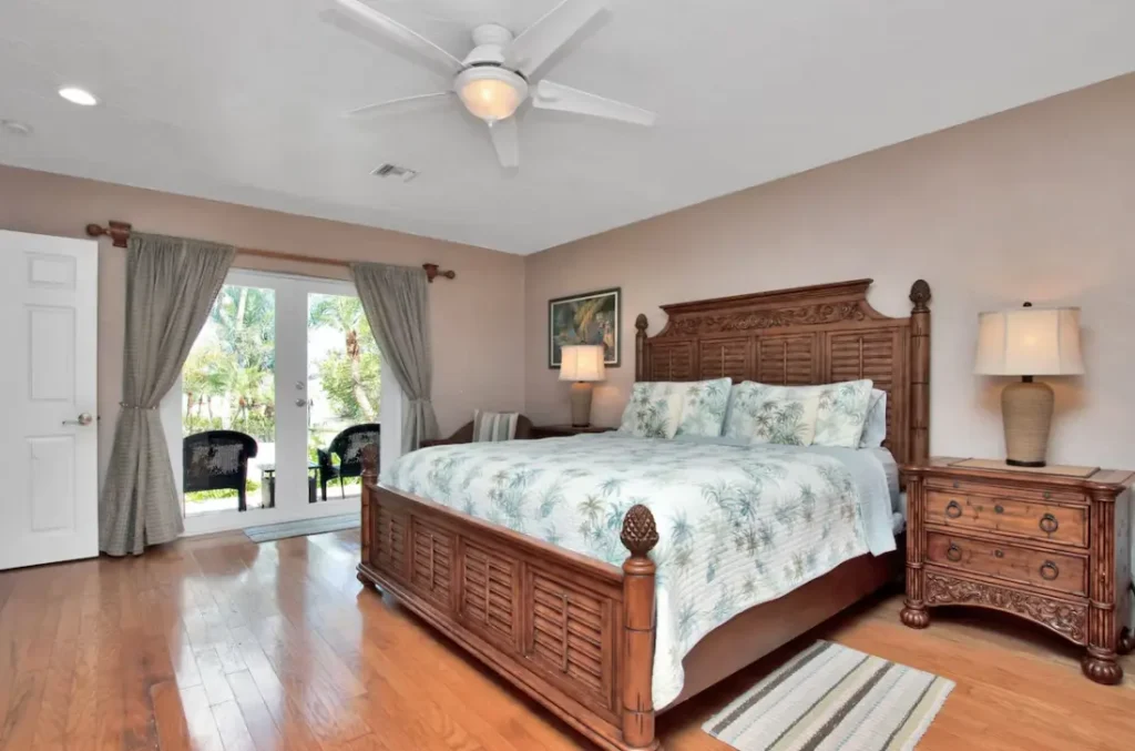 Beach Cottage King Master Bedroom