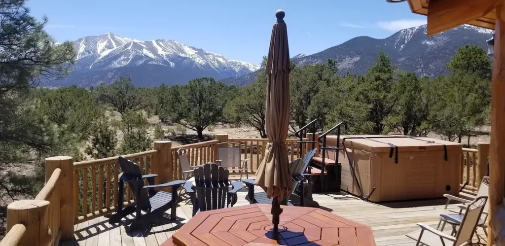 Outdoor dining with mountain view