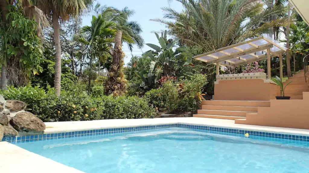 Relaxing swimming pool