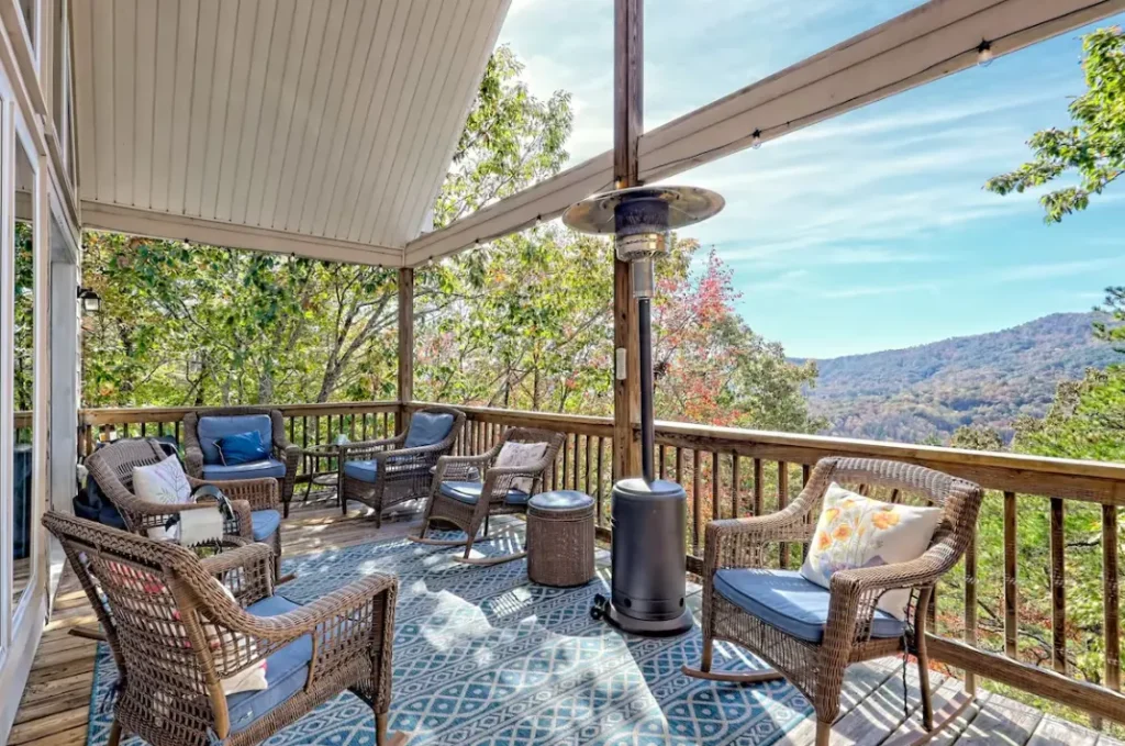 Covered deck overlooking the mountains