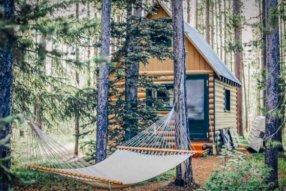 19 EPIC Colorado Airbnbs With Availability (+ Photos)