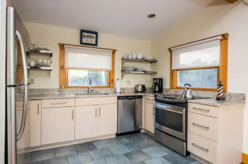 Solymar kitchen area