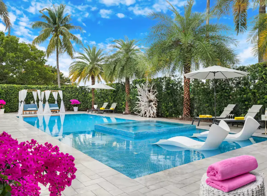 Relaxing swimming pool