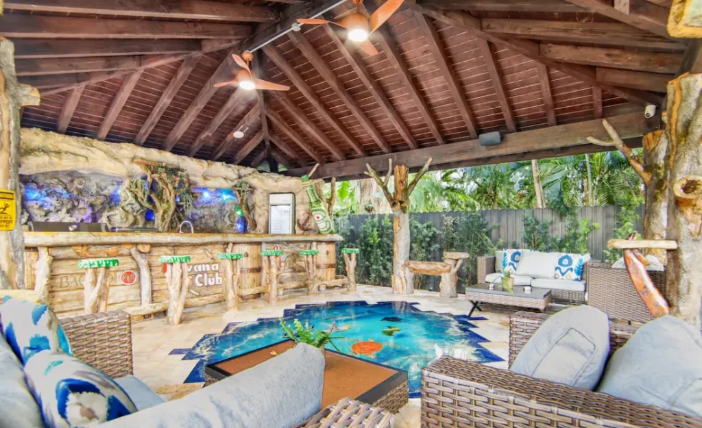 External kitchen-bar with BBQ