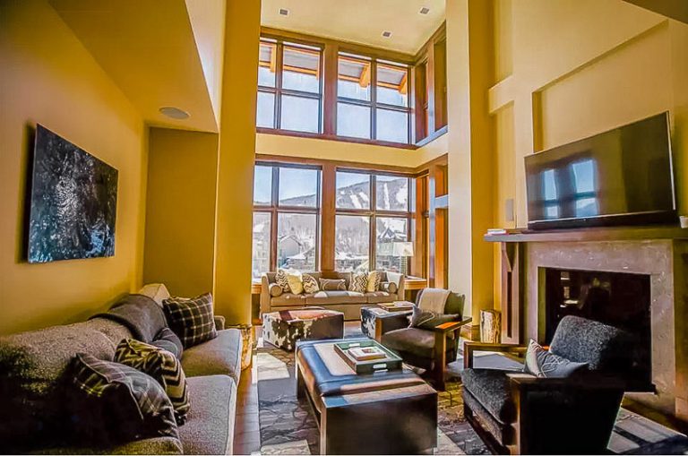 11 Best Airbnbs in Stowe VT Cabins, Treehouses + More!