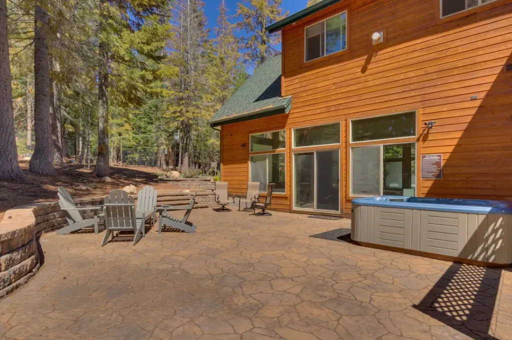 Spa and outside seating