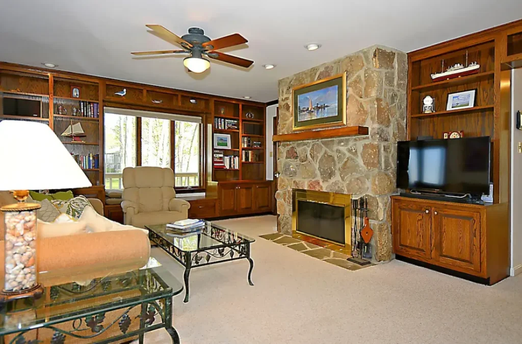 1st Floor Family Room