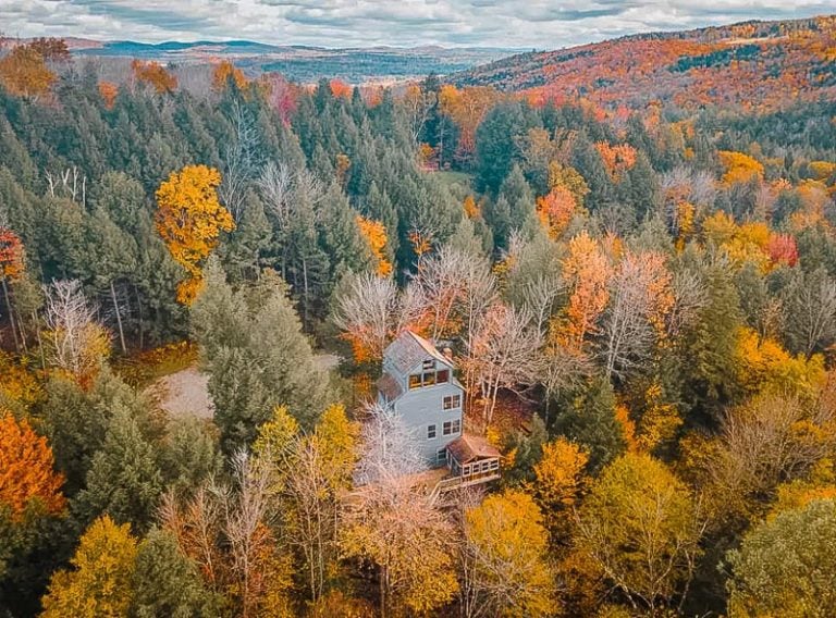 11 Best Airbnbs in Stowe VT Cabins, Treehouses + More!