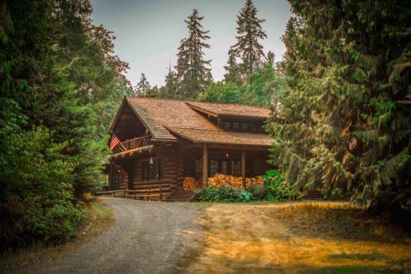 14 BEST Airbnbs in Broken Bow: Cabins, Treehouses + Lake Houses