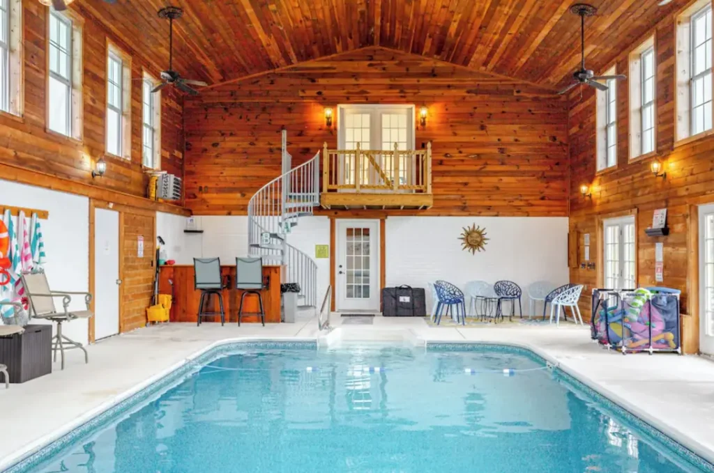 Swimming pool