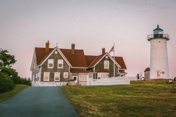 18 Top-Rated Cape Cod Airbnbs: Beach Houses + Cottages