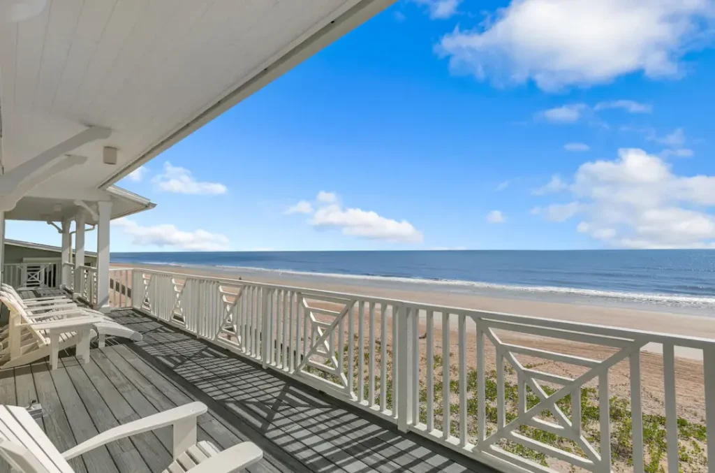 Relaxing oceanfront view