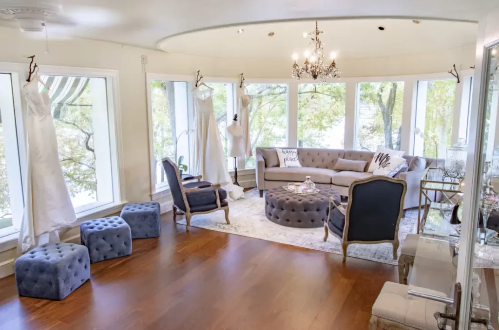 3rd floor bonus sitting room/bridal suite