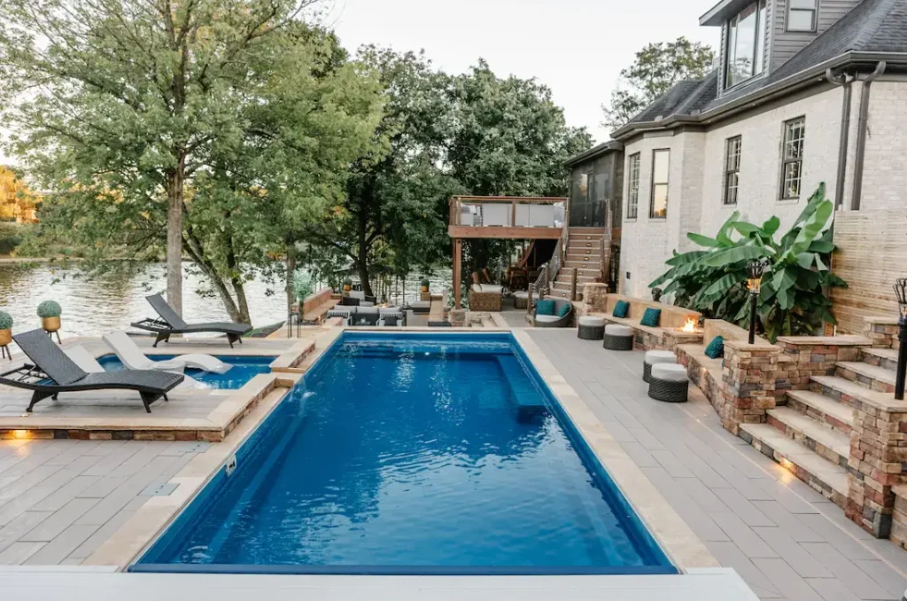 Outdoor swimming pool