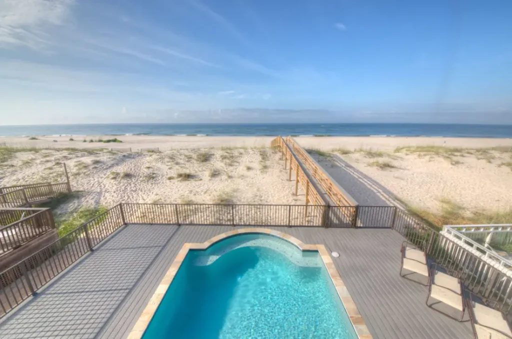 Pool, dune walk-over & beach