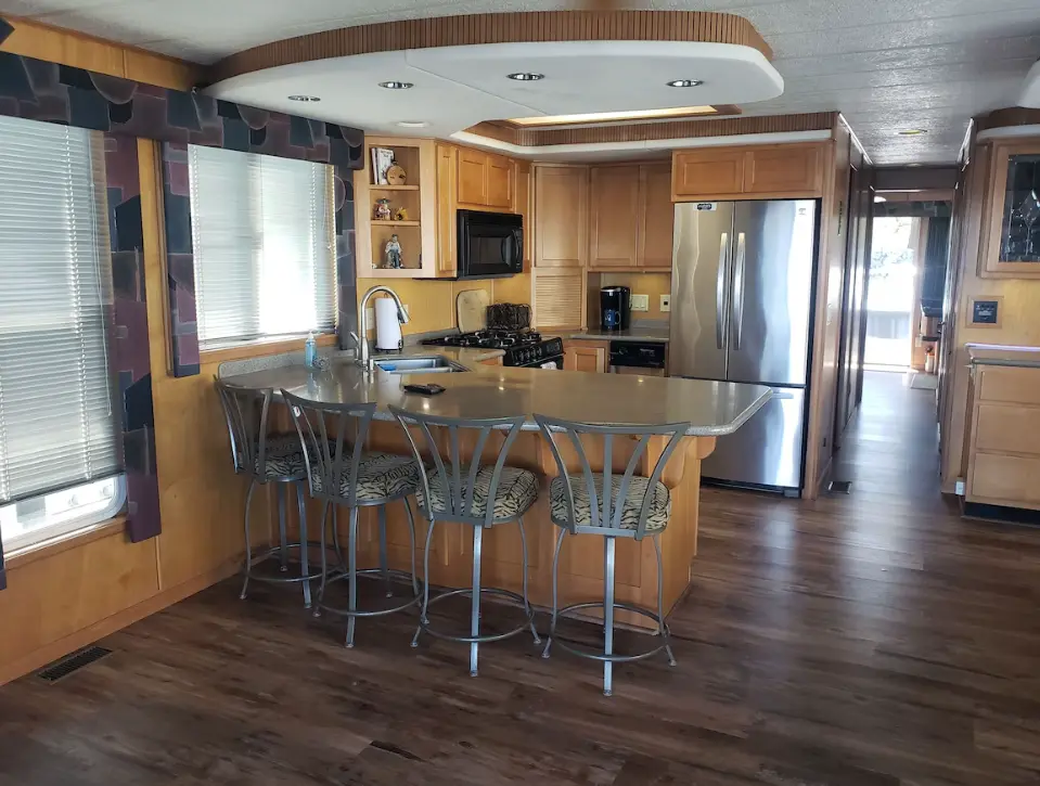 Kitchen area