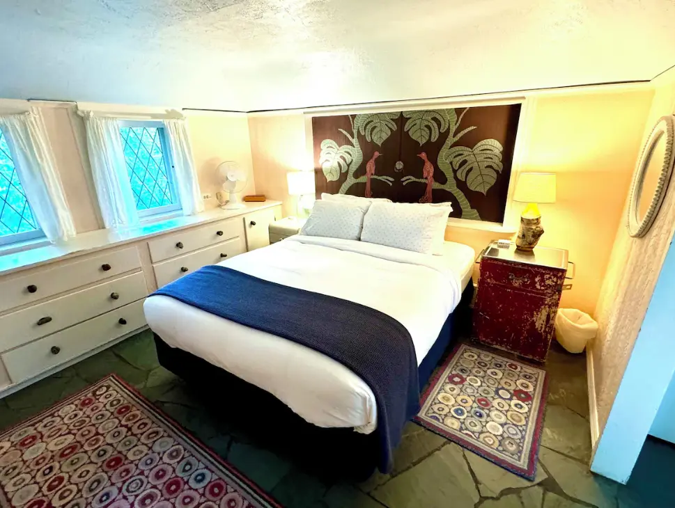 Clean bedroom