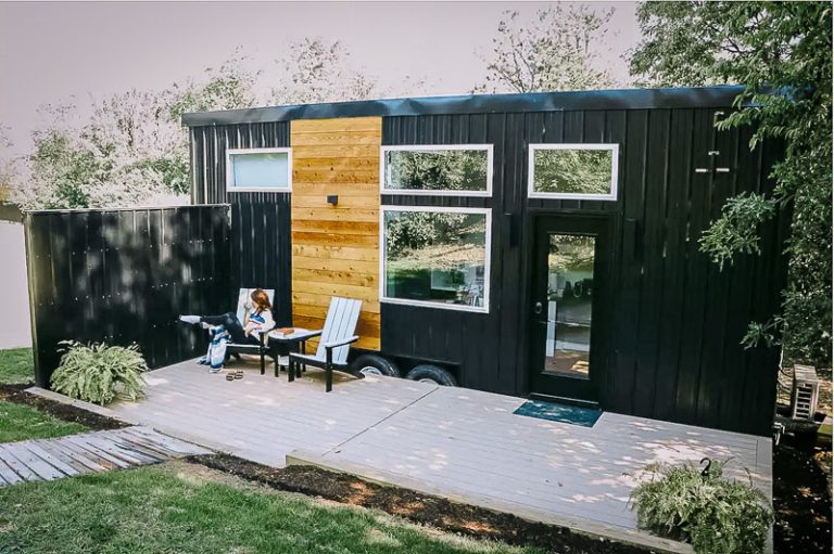 30+ Tiny House Airbnbs You Can Rent in the US (With Availability!)