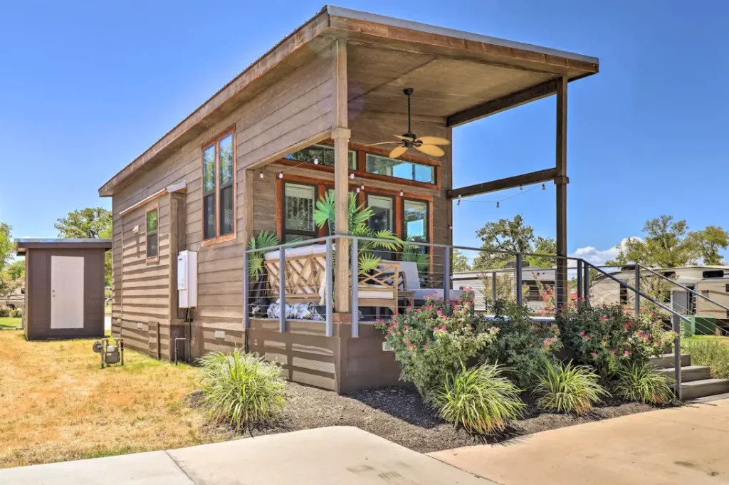 Exterior and property grounds