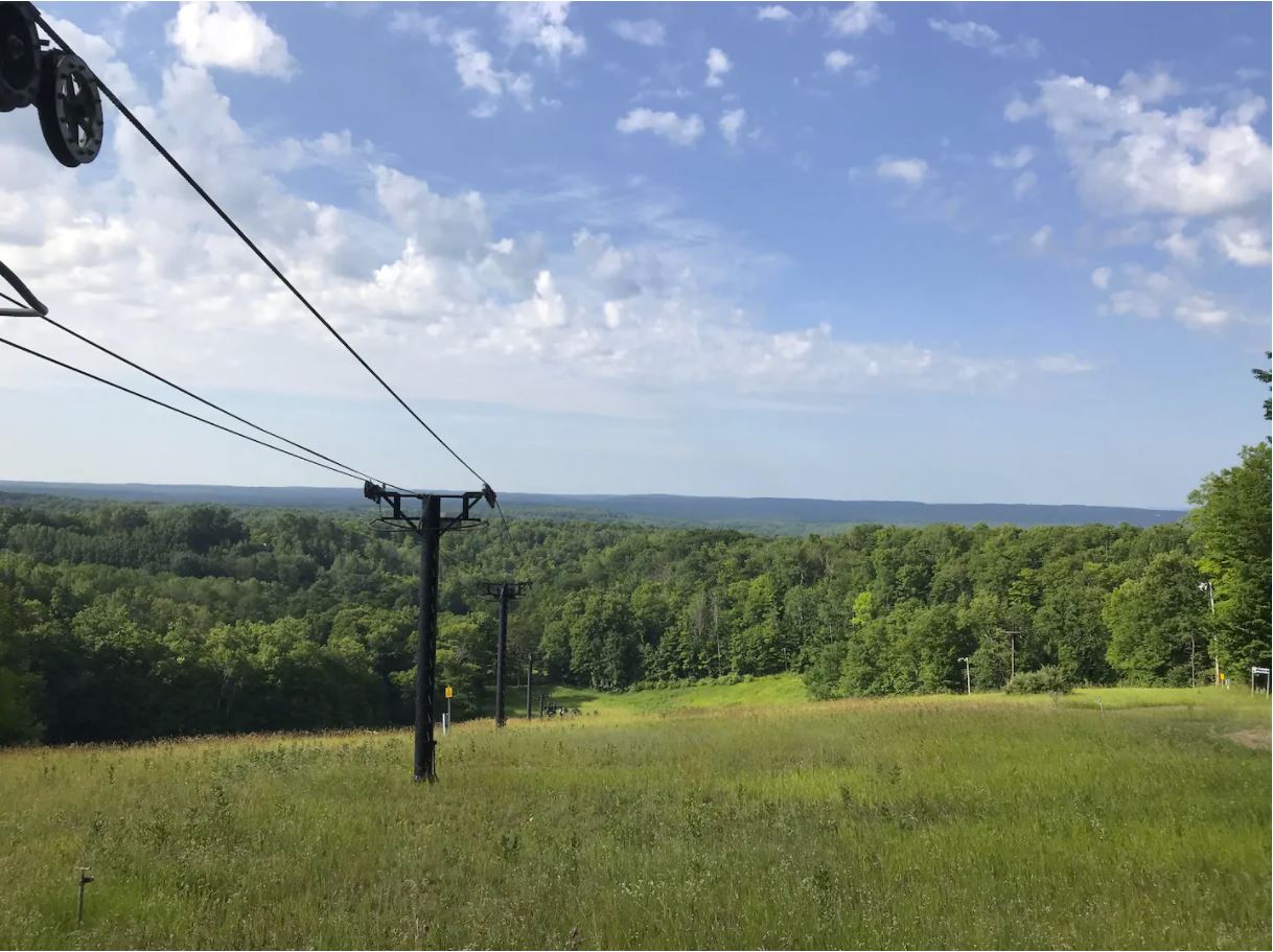 13 Best Airbnbs in Michigan Cabins, Lake Houses + More