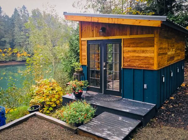 29 AMAZING Tiny House Airbnbs You Can Rent in 2026