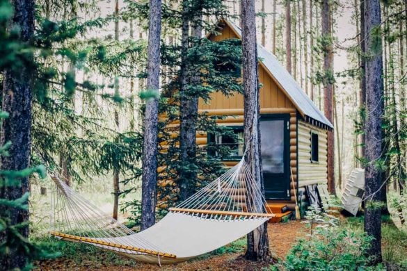 29 AMAZING Tiny House Airbnbs You Can Rent in 2026