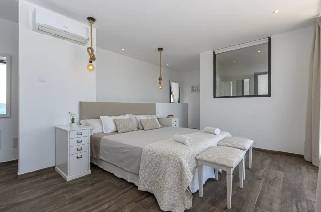 Relaxing bedroom