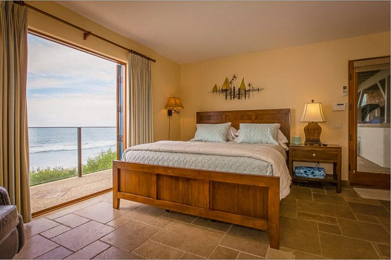 26 Best Airbnbs in Southern California Villas, Cabins + Vacation Rentals