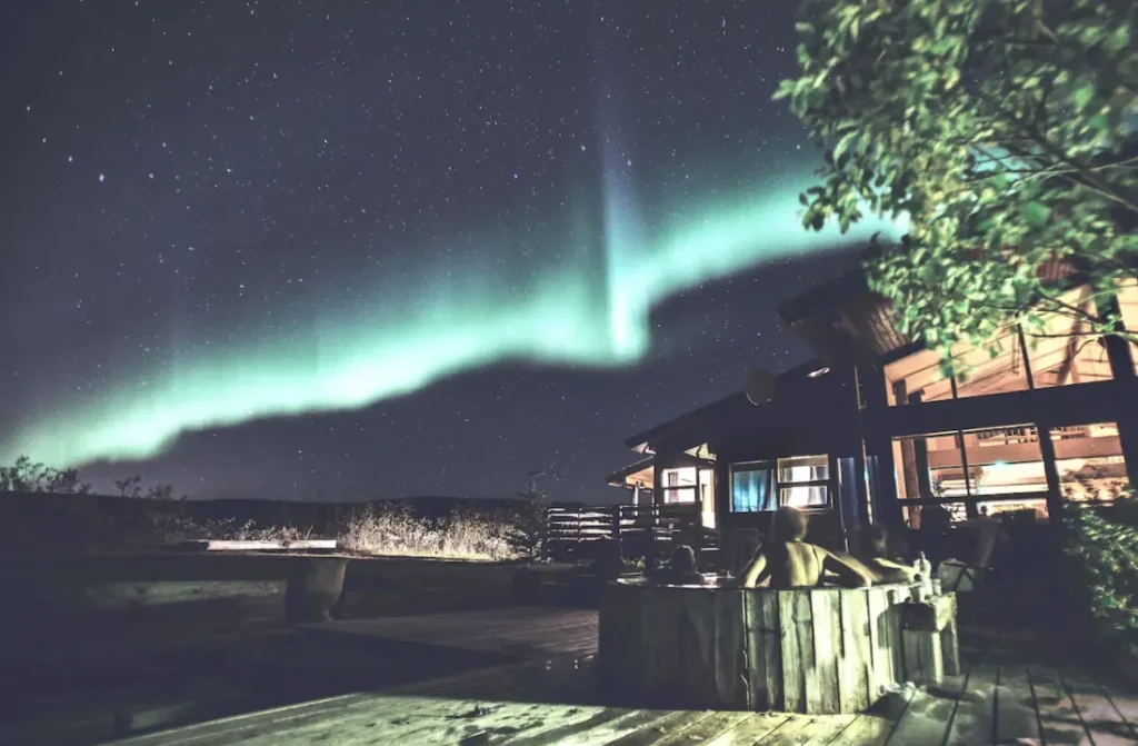 Hot tub and Northern Lights