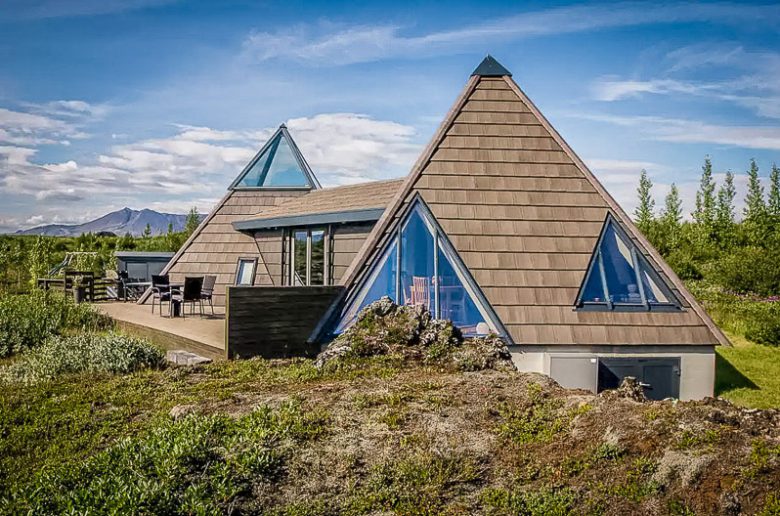 12 Best Airbnbs in Iceland Igloos, Vacation Rentals + House for Rent