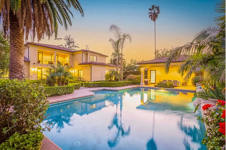26 Best Airbnbs in Southern California Villas, Cabins + Vacation Rentals