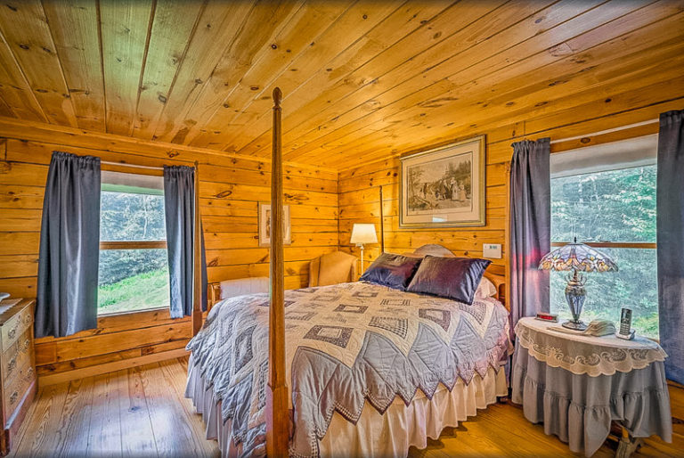 13 Cozy Cabin Rentals in Vermont Log Cabins, Cottages + More!