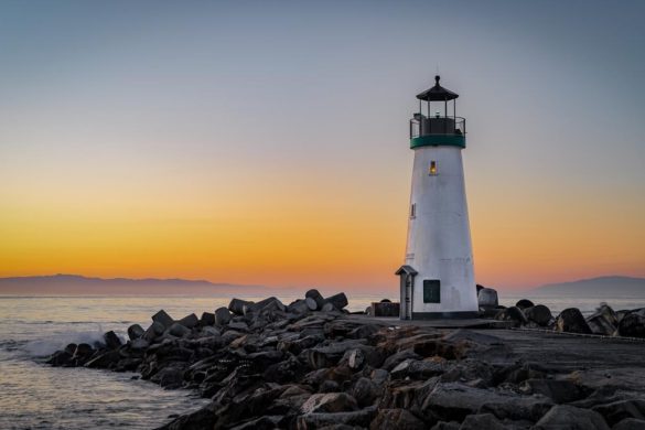 9 Prettiest Lighthouses to Visit in Massachusetts