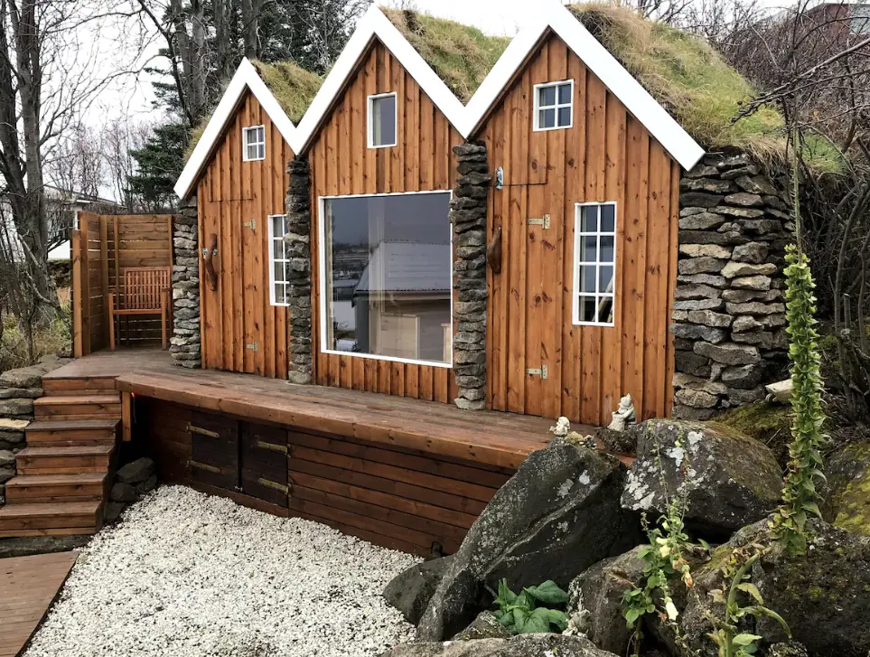 The outdoor sauna