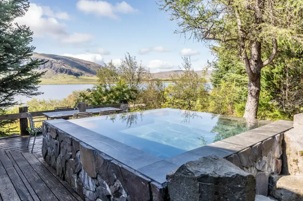 Infinity hot tub