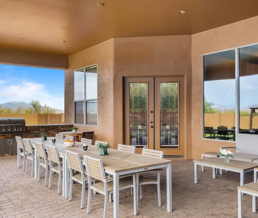Outdoor dining