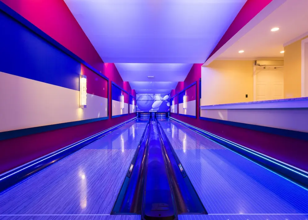 2 Lane Bowling Alley