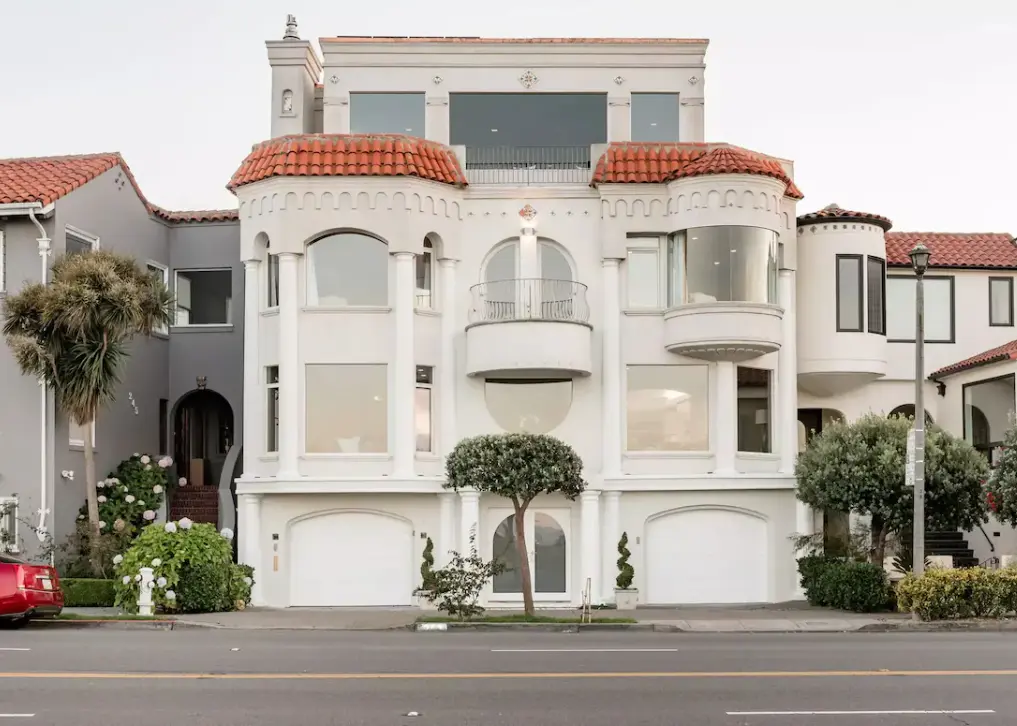 Front view of the palace