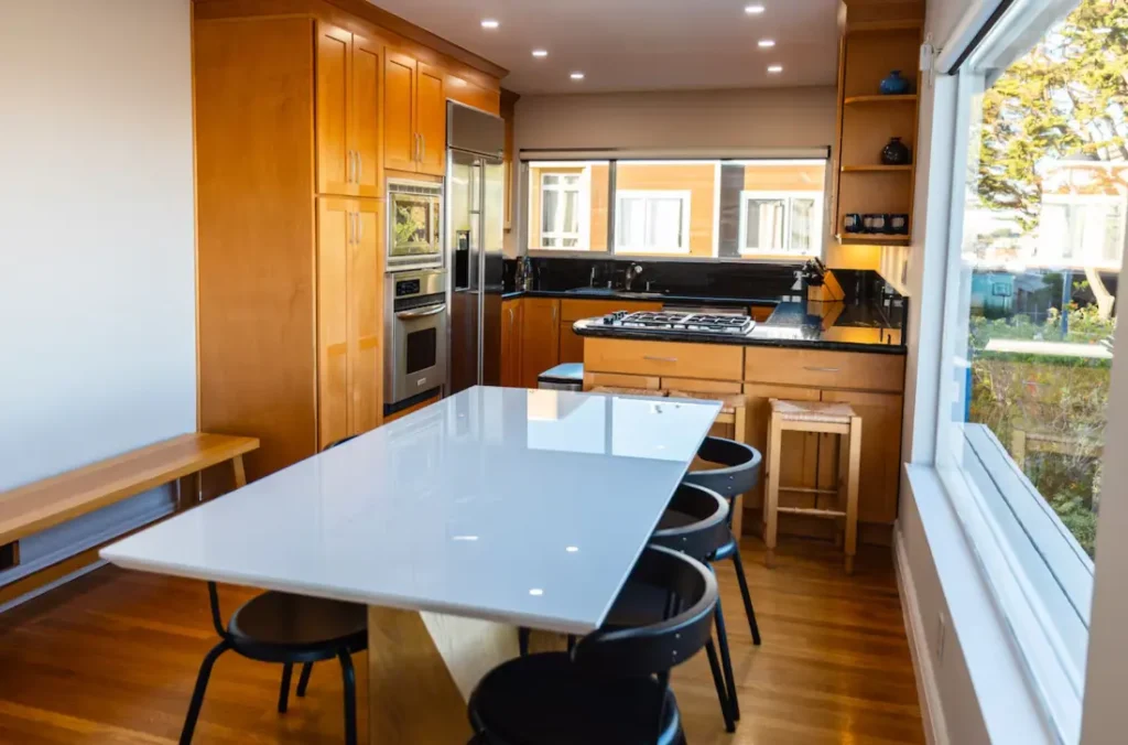 Fully equipped kitchen