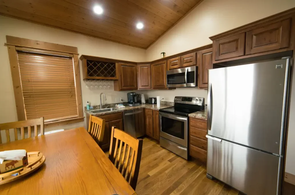 Full private kitchen