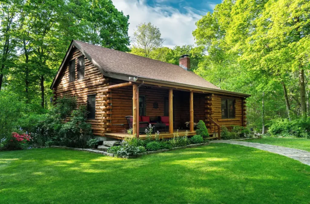 Maple Tree Cabin Exterior
