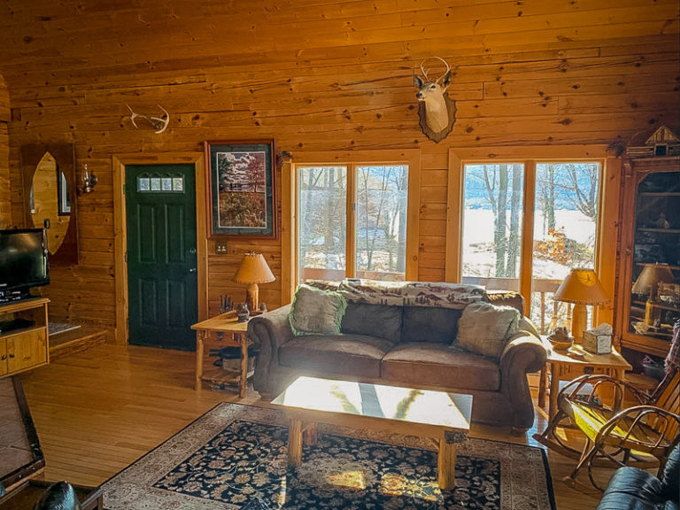 13 Lake Cabins for Rent Lakefront Log Cabins + Cottages in NY