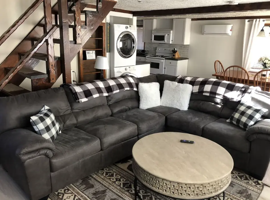 Peaceful waterview chalet