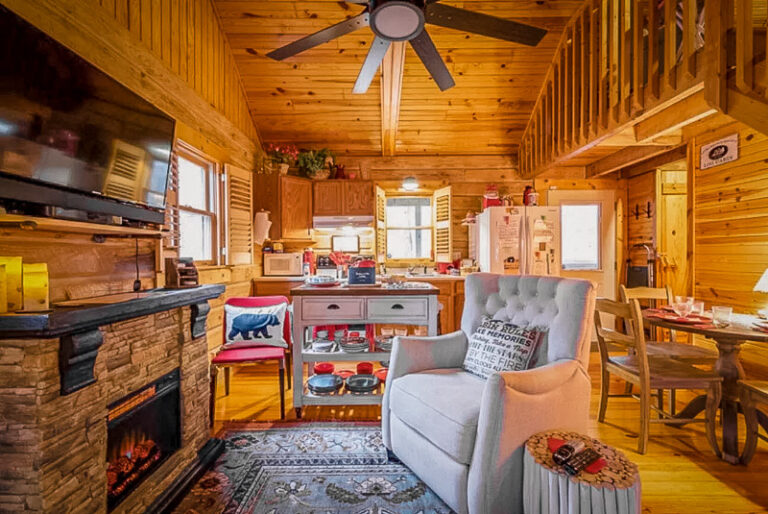 The 13 Best Cabin Rentals in Indiana (With Photos)