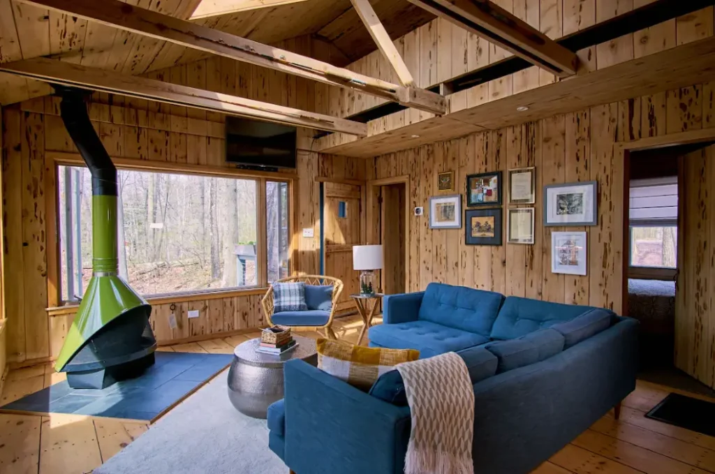 Log cabin living area