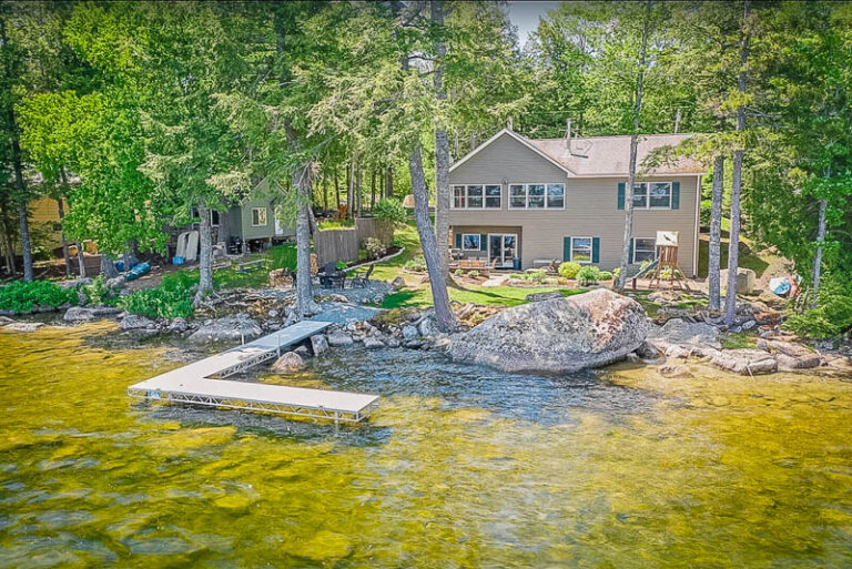 13 Lake Houses for Rent in Maine Top Lakefront Homes + Cottages in ME