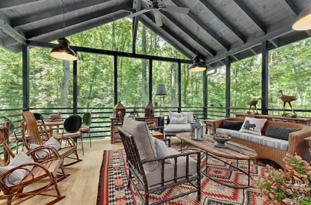 Rear Screened In Porch